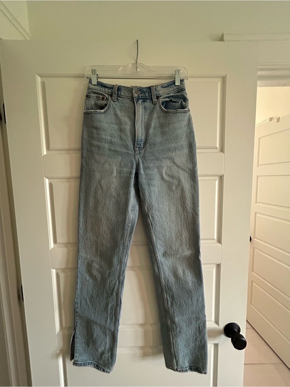 Abercrombie 90’s Straight Ultra High Rise